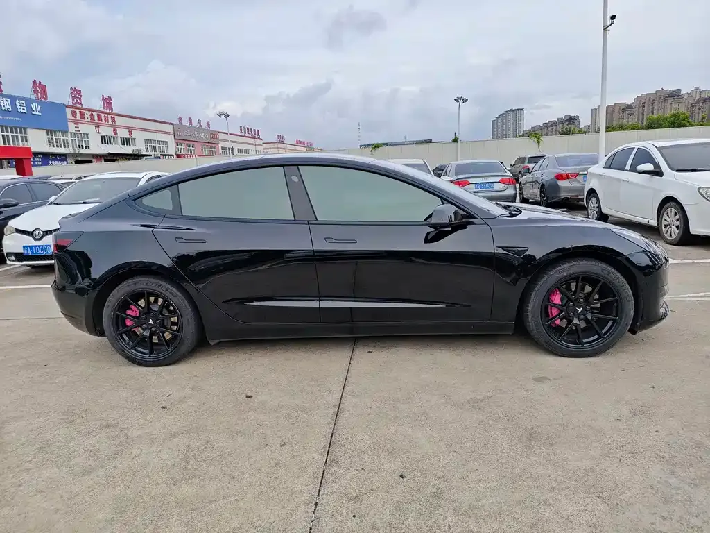 Tesla Model 3 — фото 5