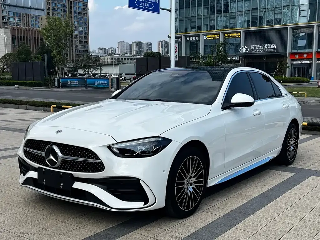 Mercedes-Benz C-Class — фото 1