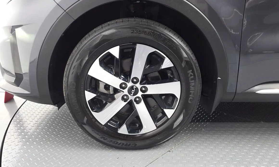 Kia Sorento — фото 7