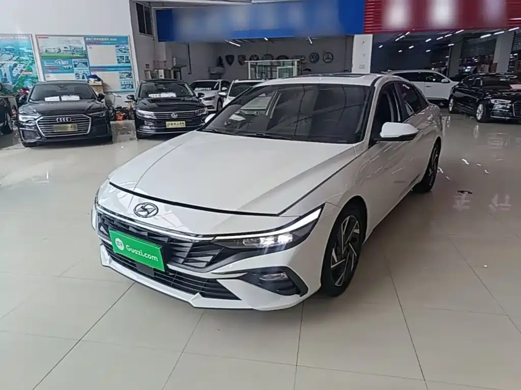 Hyundai Elantra — фото 4