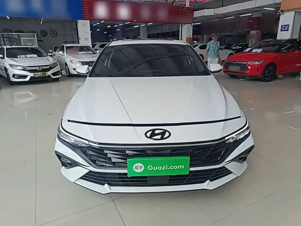 Hyundai Elantra — фото 10