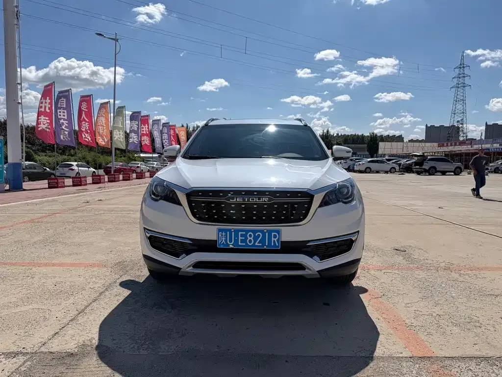 Jetour X70 — фото 10