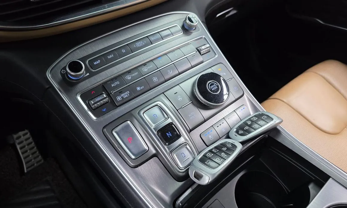 Hyundai Santafe — фото 8