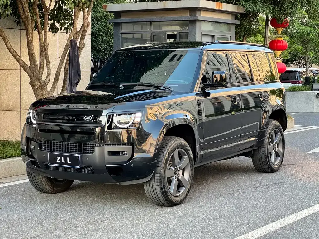 Land Rover Defender — фото 1