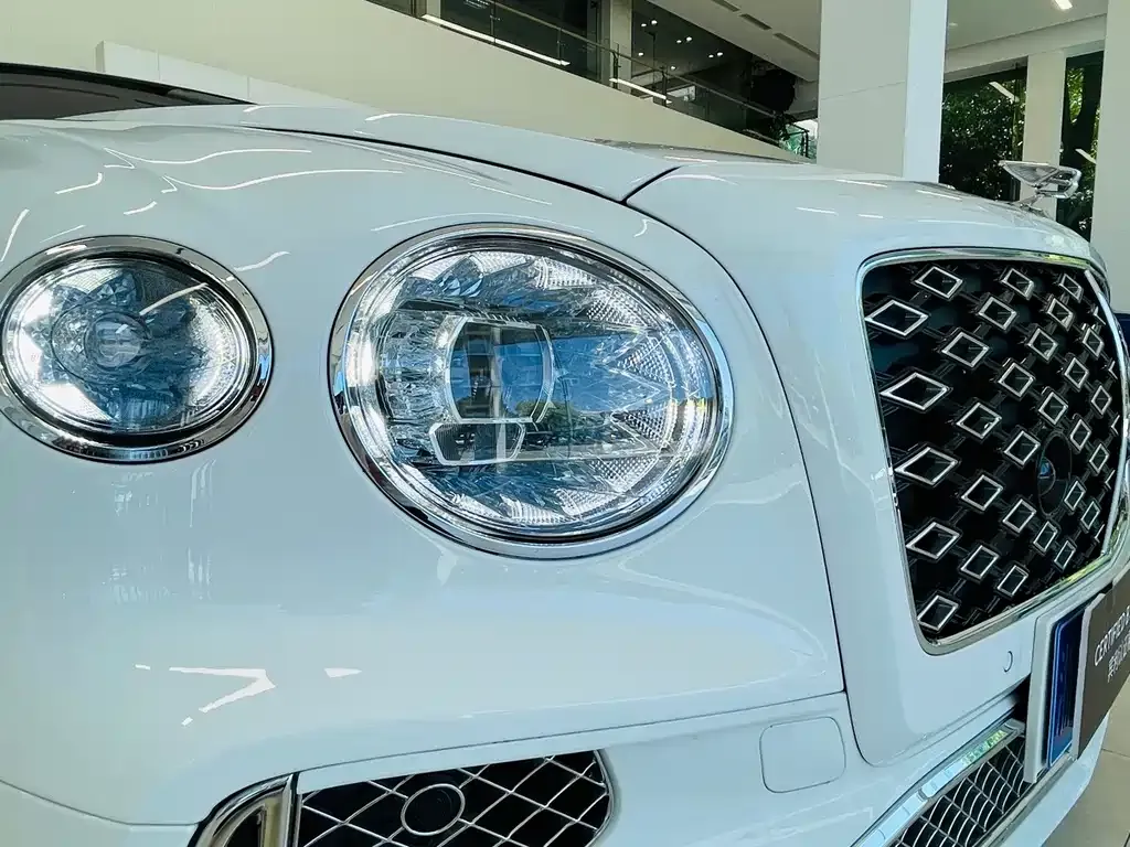 Bentley Flying Spur — фото 6
