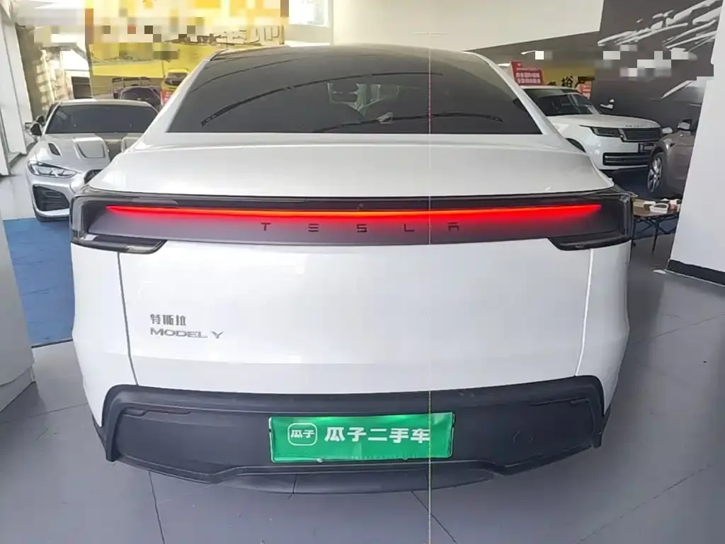 Tesla Model Y — фото 4