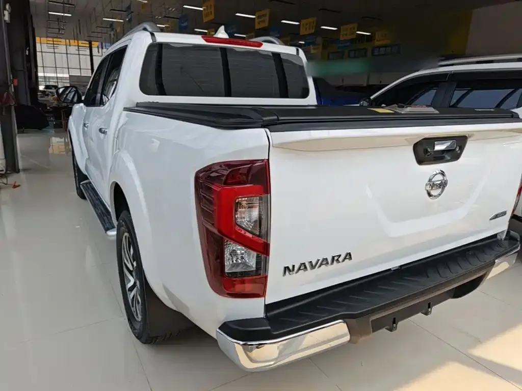 Nissan Navara — фото 10