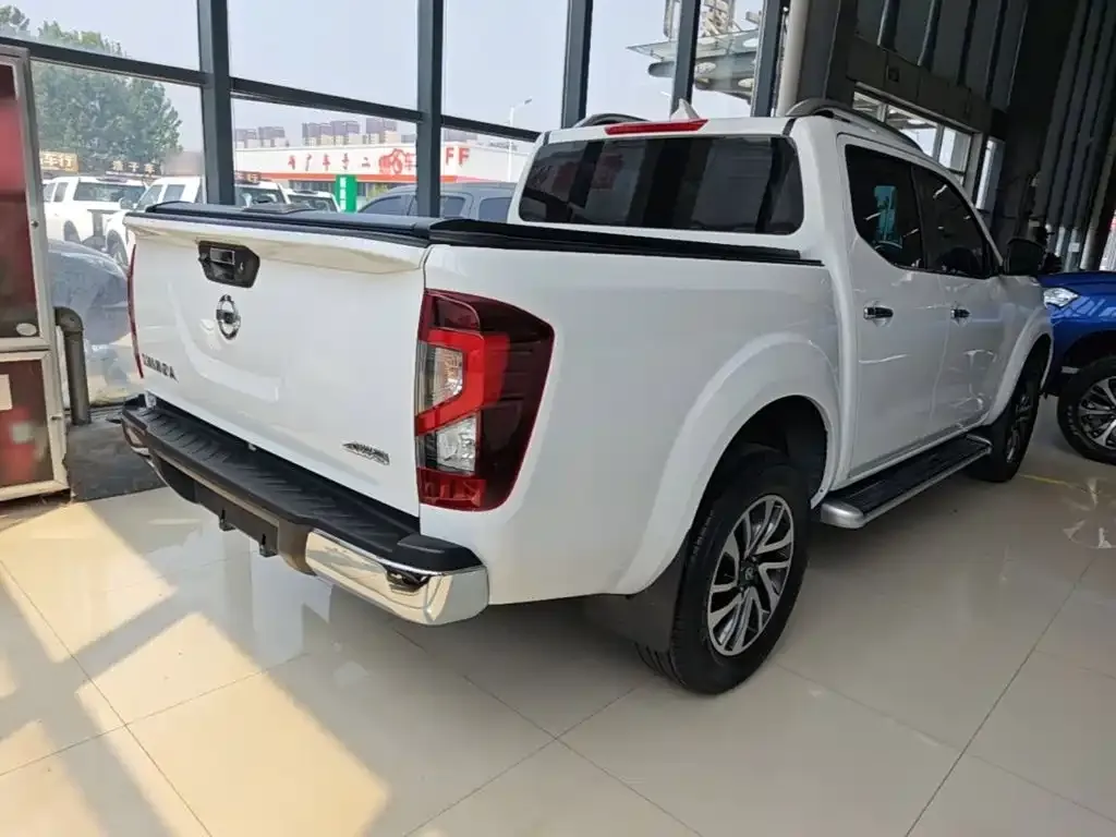 Nissan Navara — фото 5