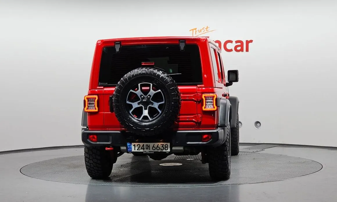 Jeep Wrangler — фото 7