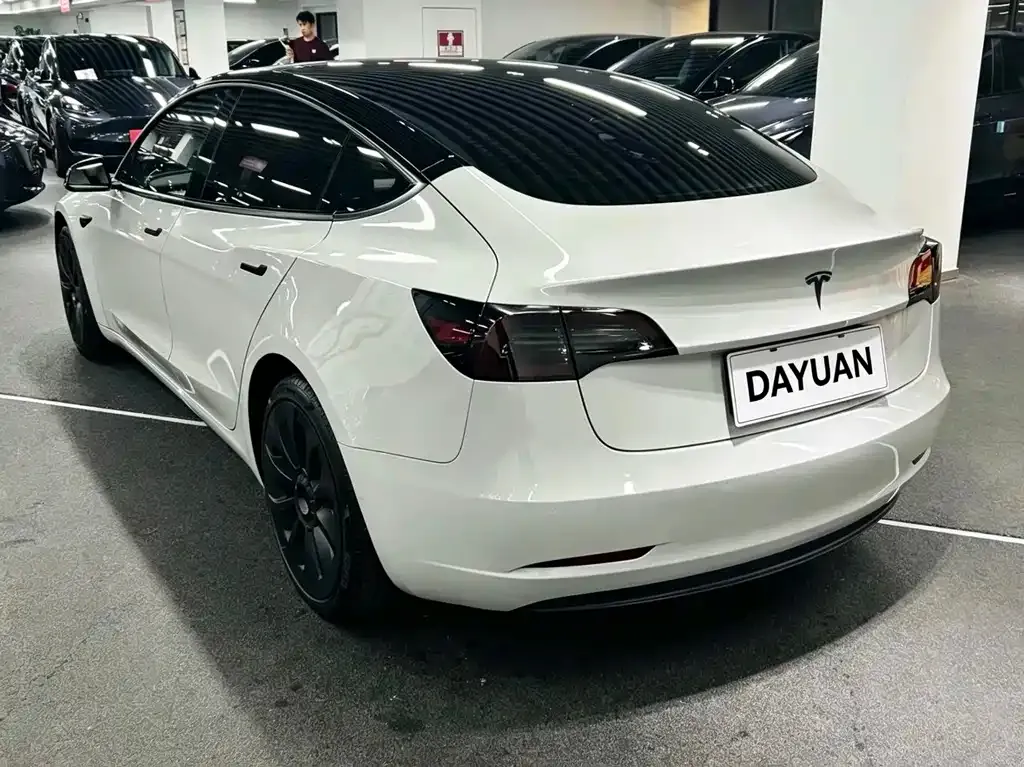 Tesla Model 3 — фото 2