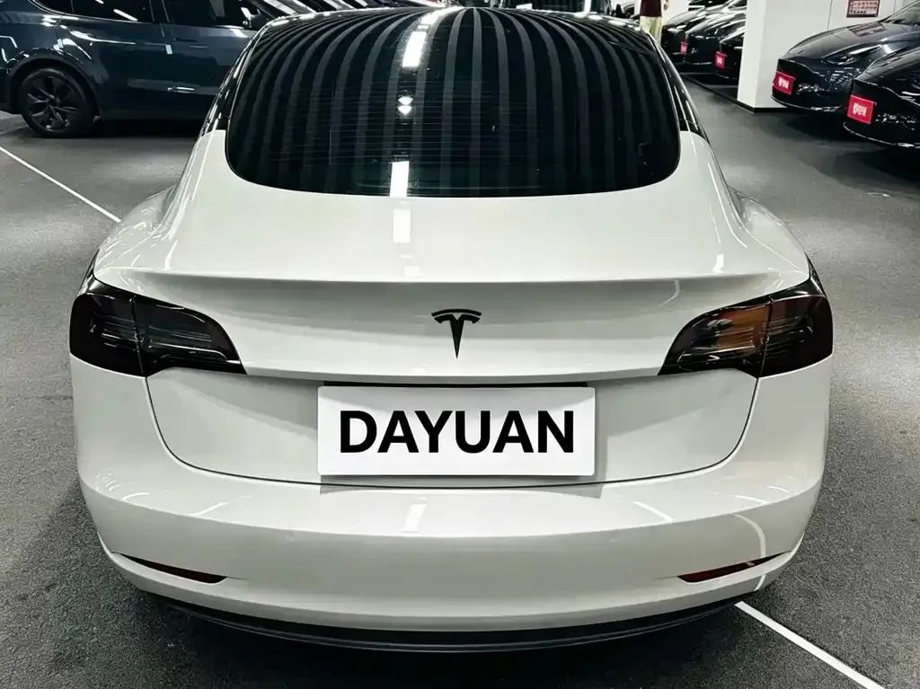 Tesla Model 3 — фото 5