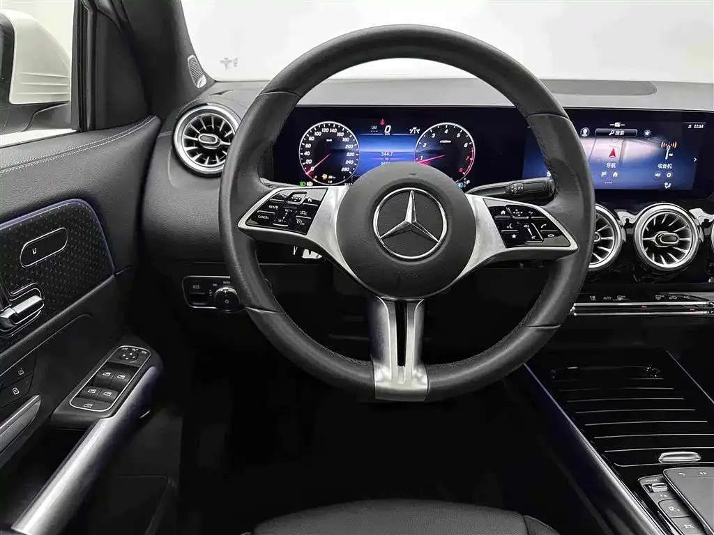 Mercedes-Benz GLA — фото 8