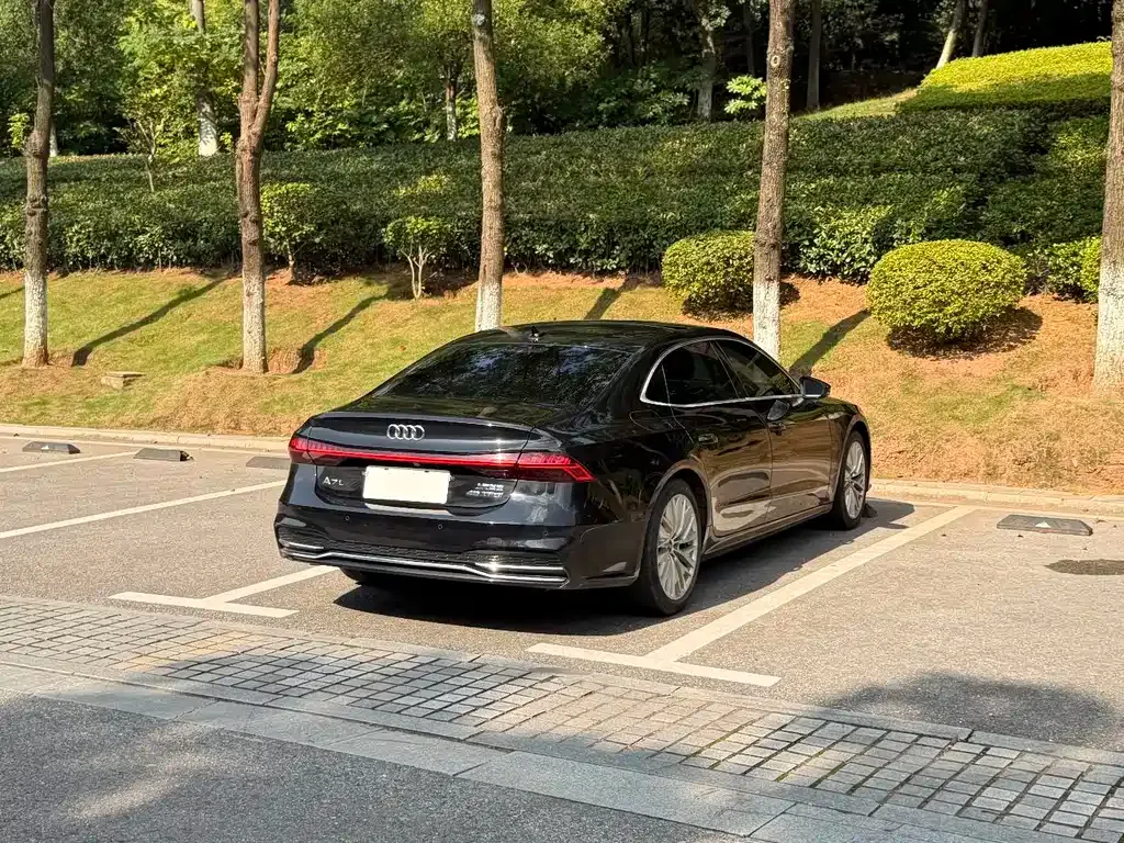 Audi A7L — фото 7
