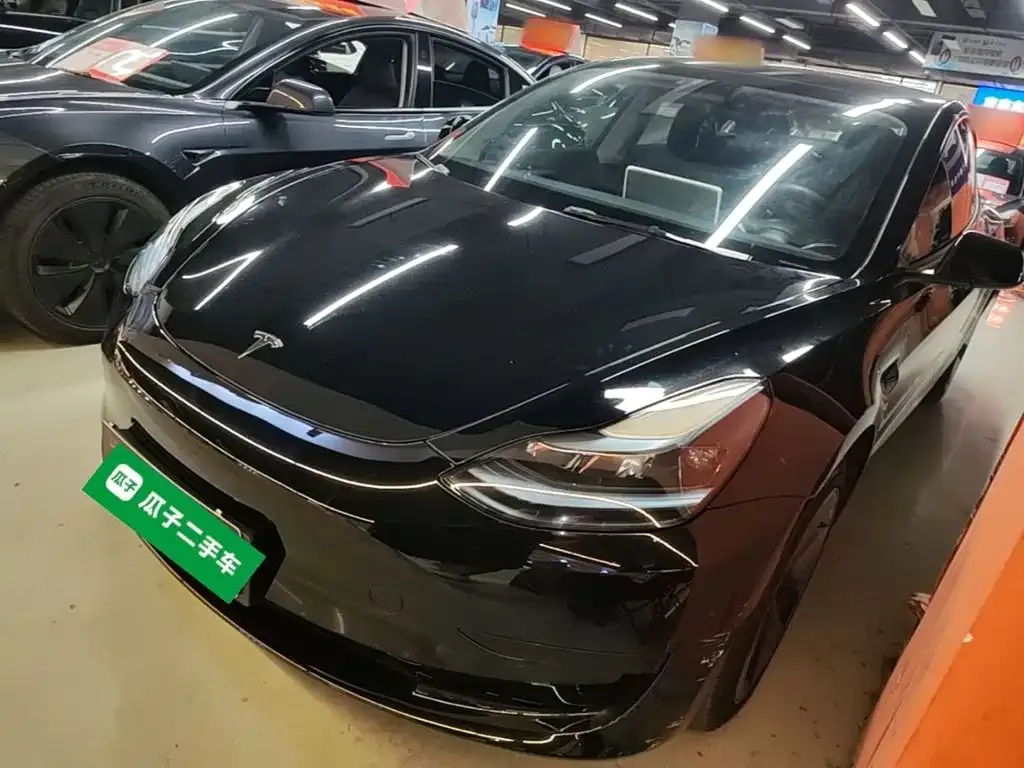 Tesla Model 3 — фото 1