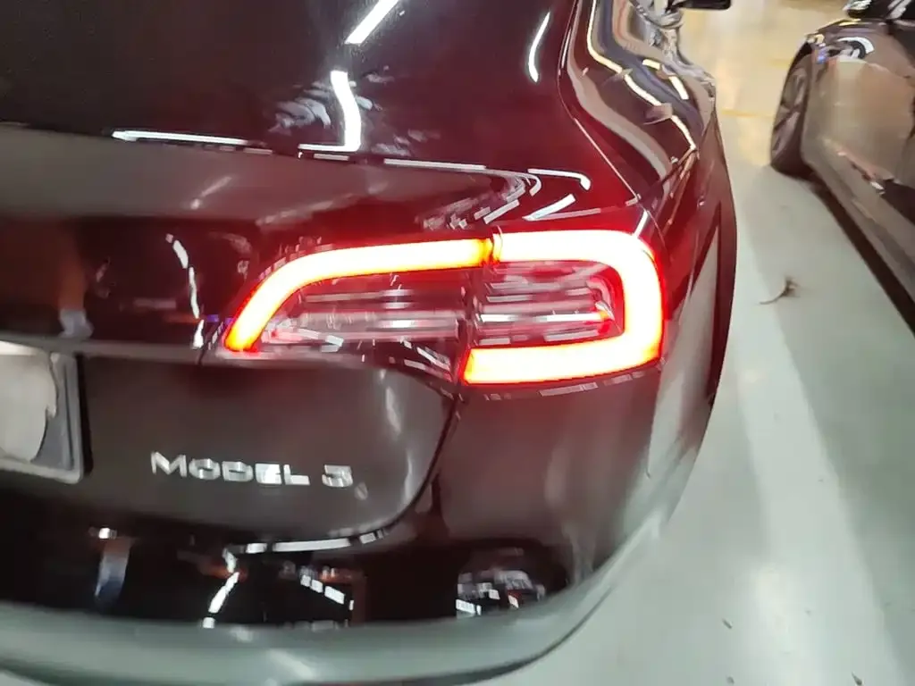 Tesla Model 3 — фото 2