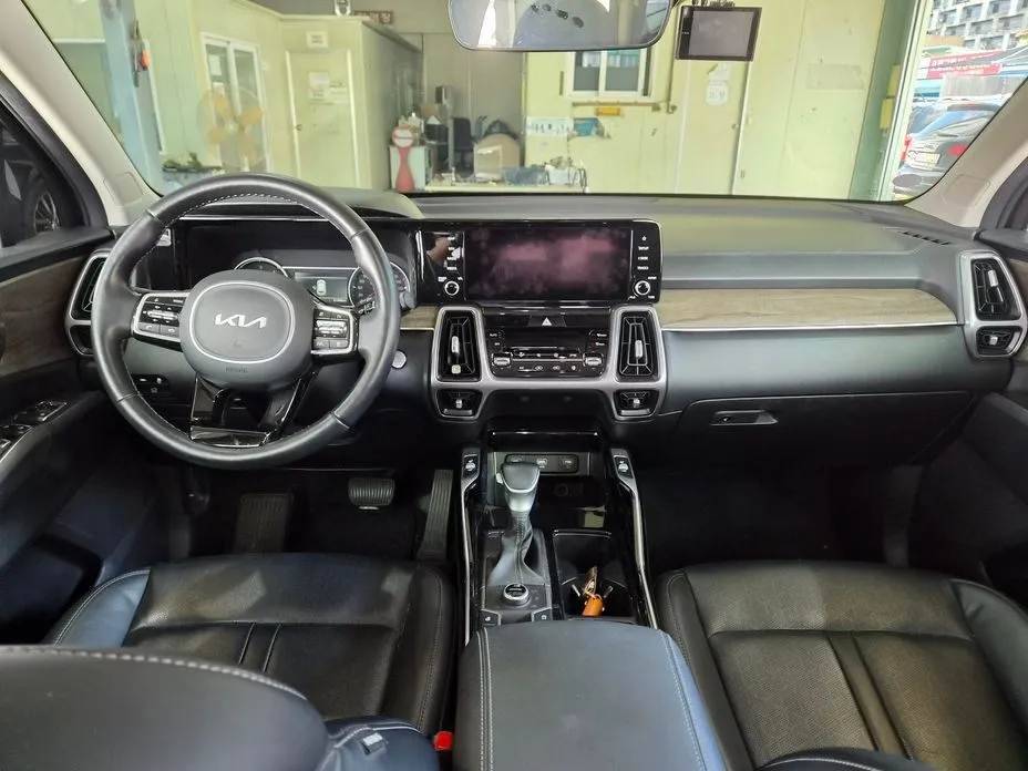 Kia Sorento — фото 10