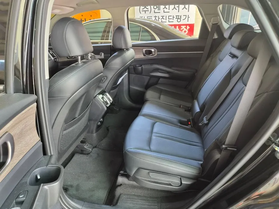 Kia Sorento — фото 5