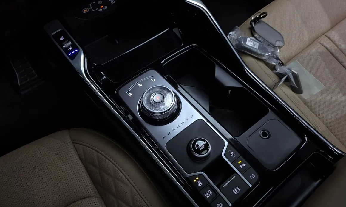 Kia Sorento — фото 9