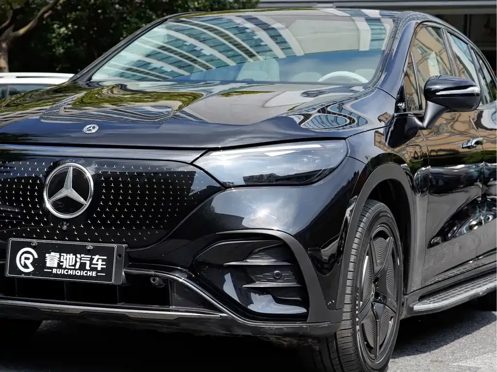 Mercedes-Benz EQE SUV — фото 4