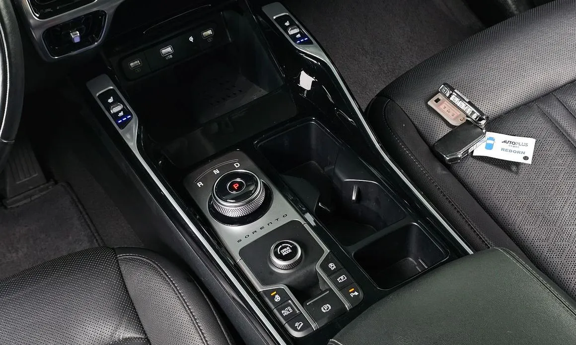Kia Sorento — фото 6