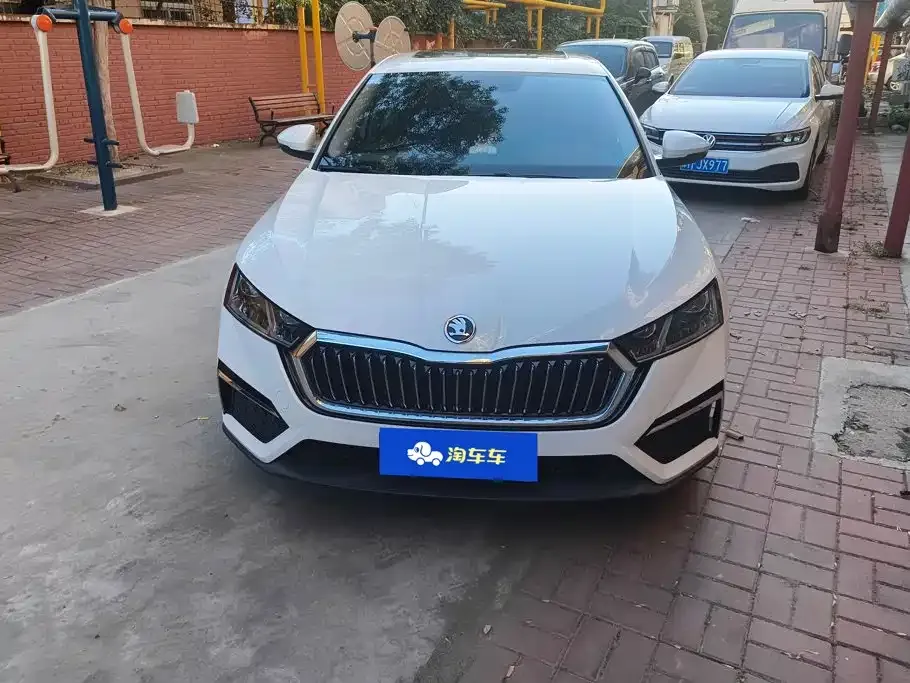Skoda Octavia — фото 7