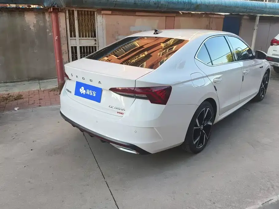 Skoda Octavia — фото 9