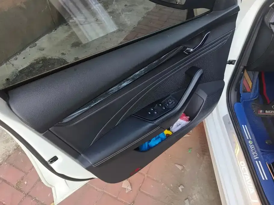 Skoda Octavia — фото 5