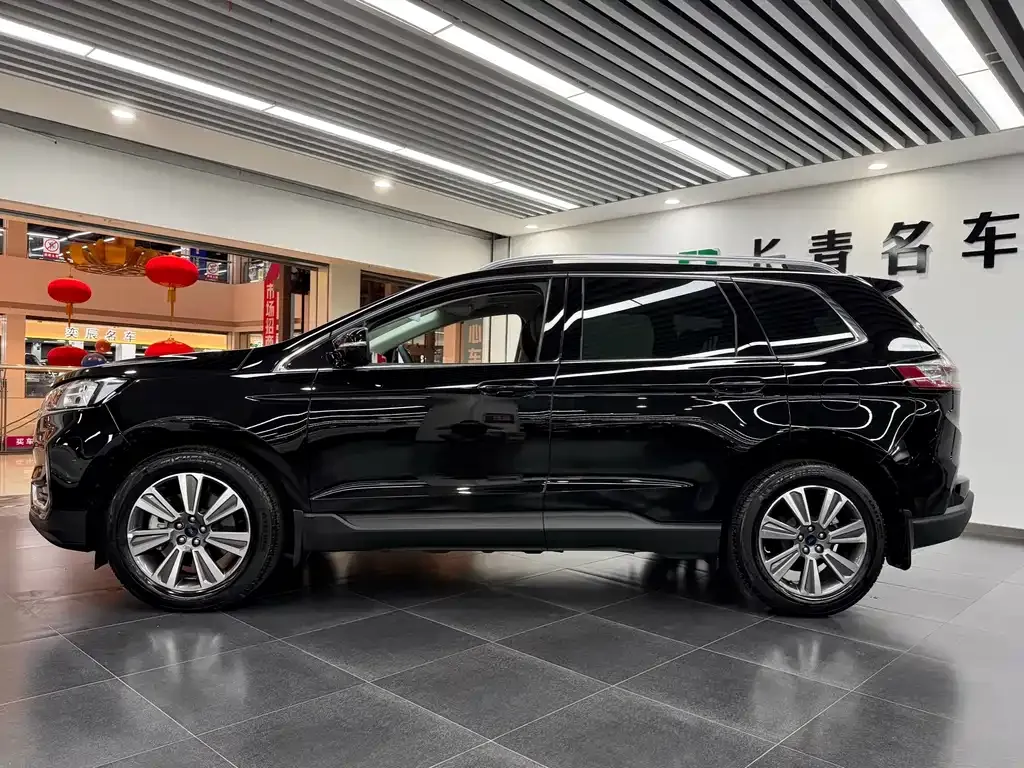 Ford Edge — фото 8
