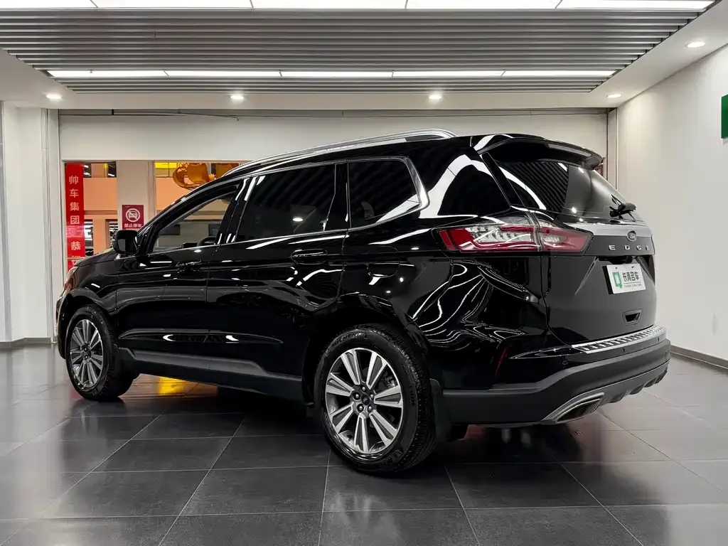 Ford Edge — фото 4