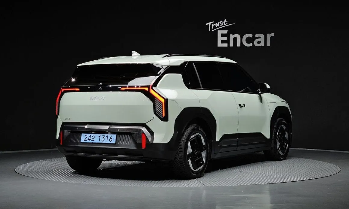 Kia EV3 — фото 10