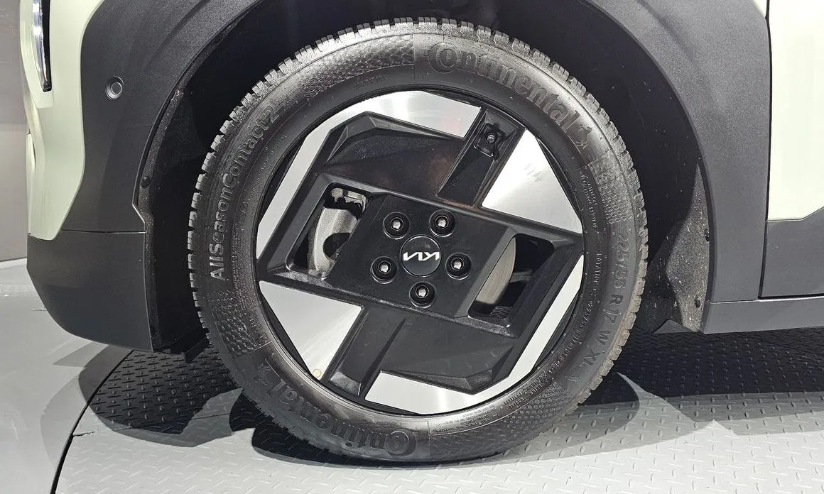 Kia EV3 — фото 9