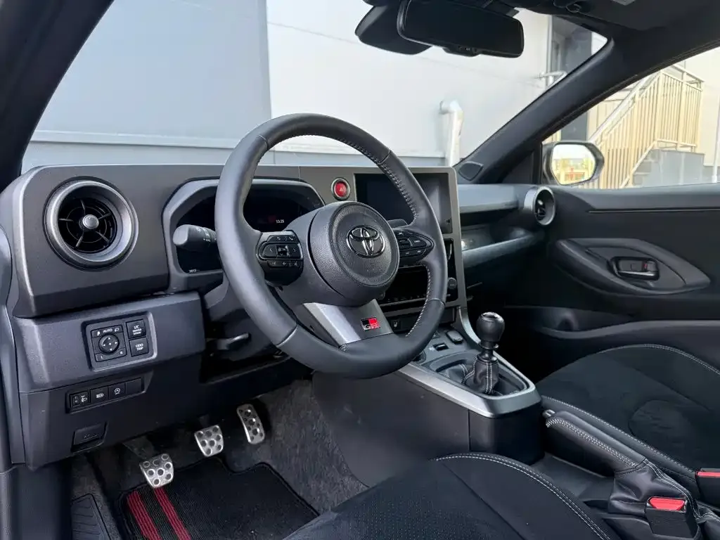 Toyota GR YARIS — фото 9