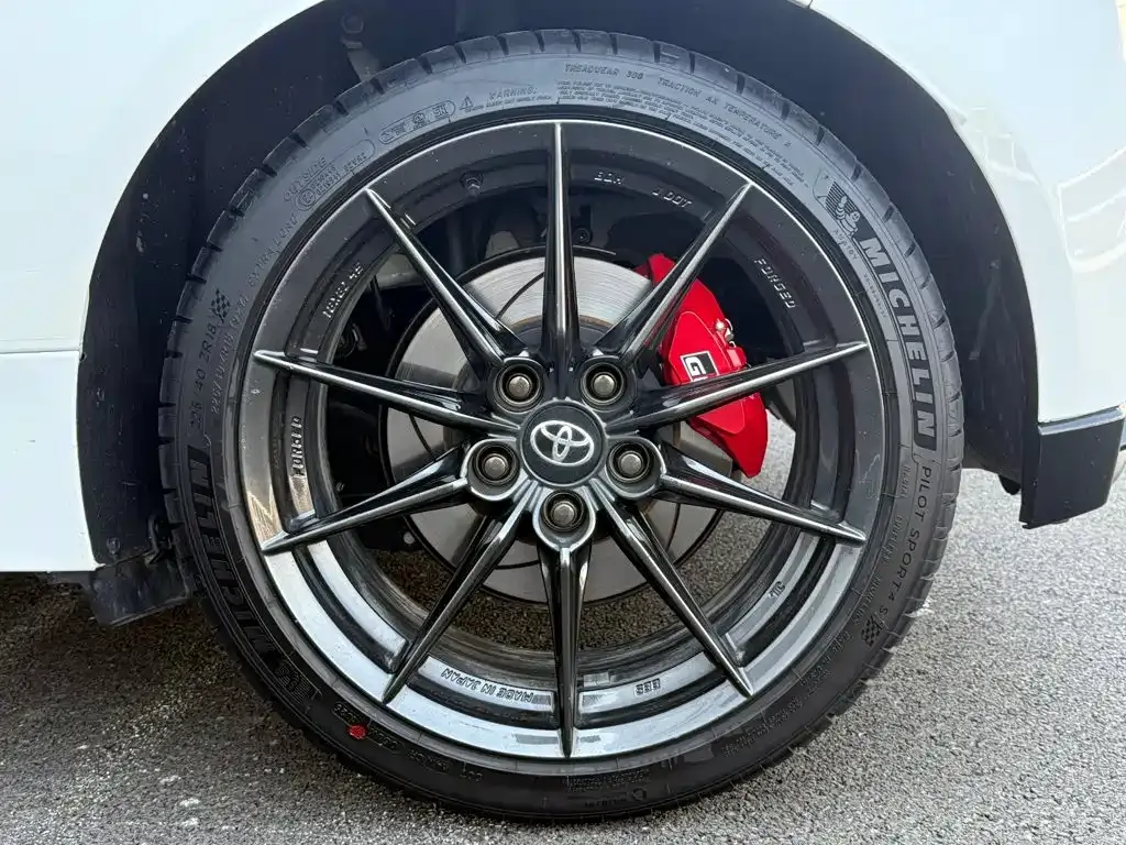 Toyota GR YARIS — фото 8
