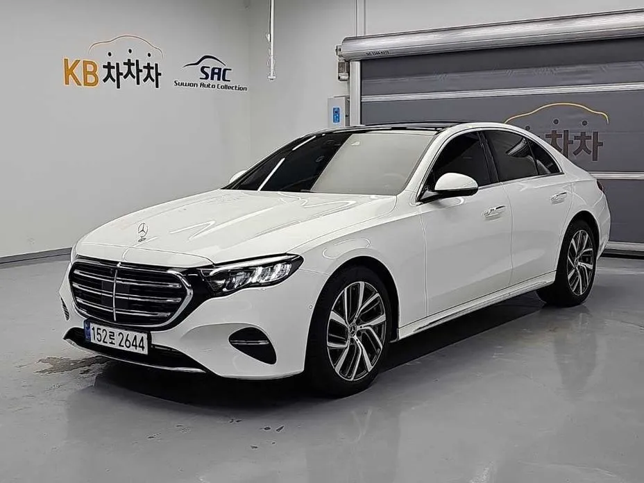 Mercedes-Benz E-Class — фото 4