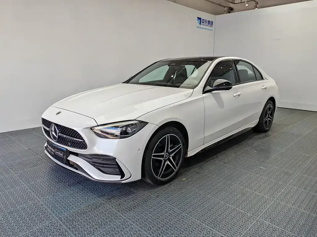 Mercedes-Benz C-Class — фото 1