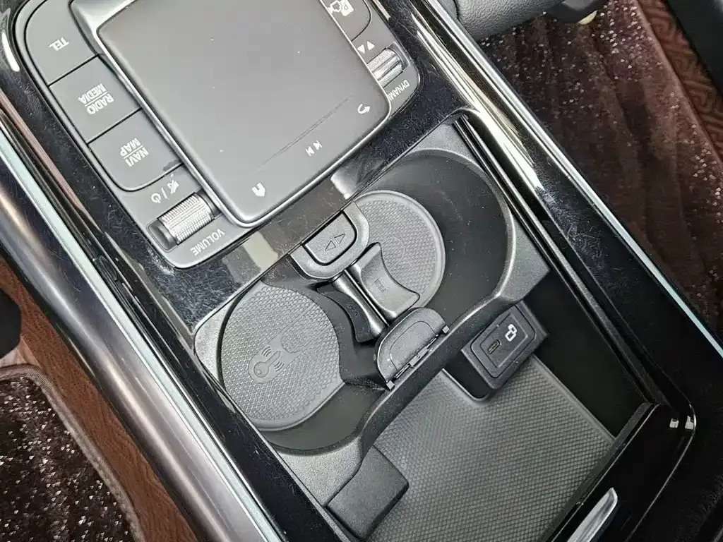 Mercedes-Benz GLA — фото 7