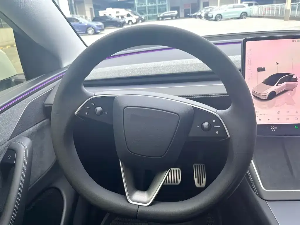 Tesla Model Y — фото 4