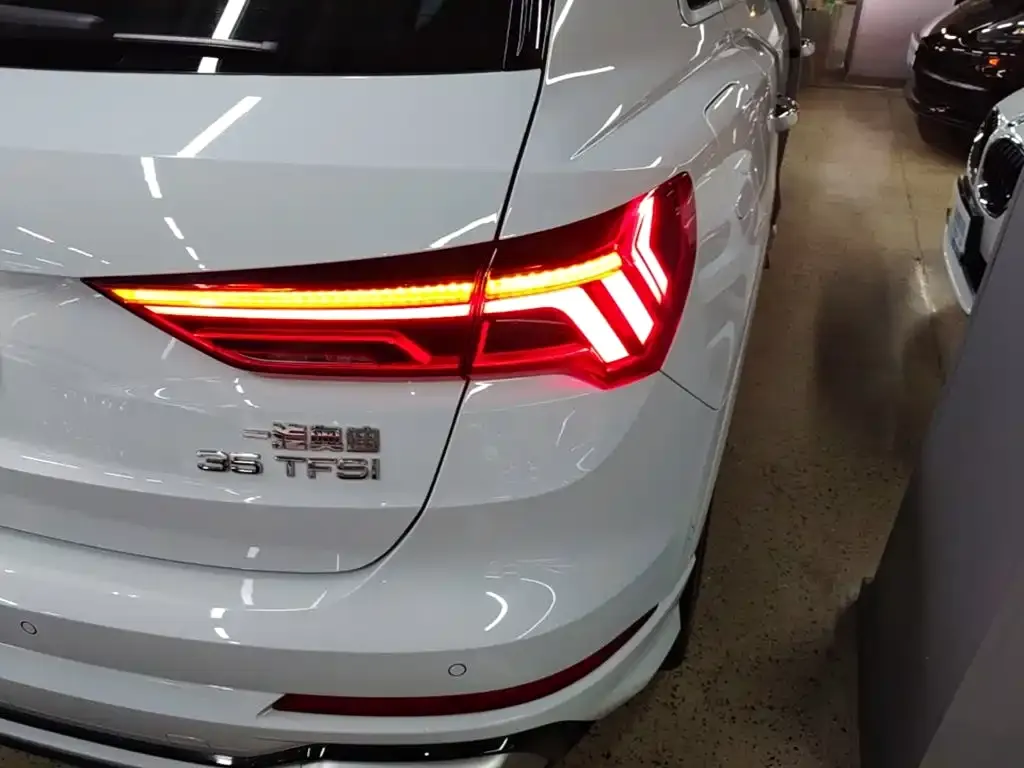 Audi Q3 — фото 10