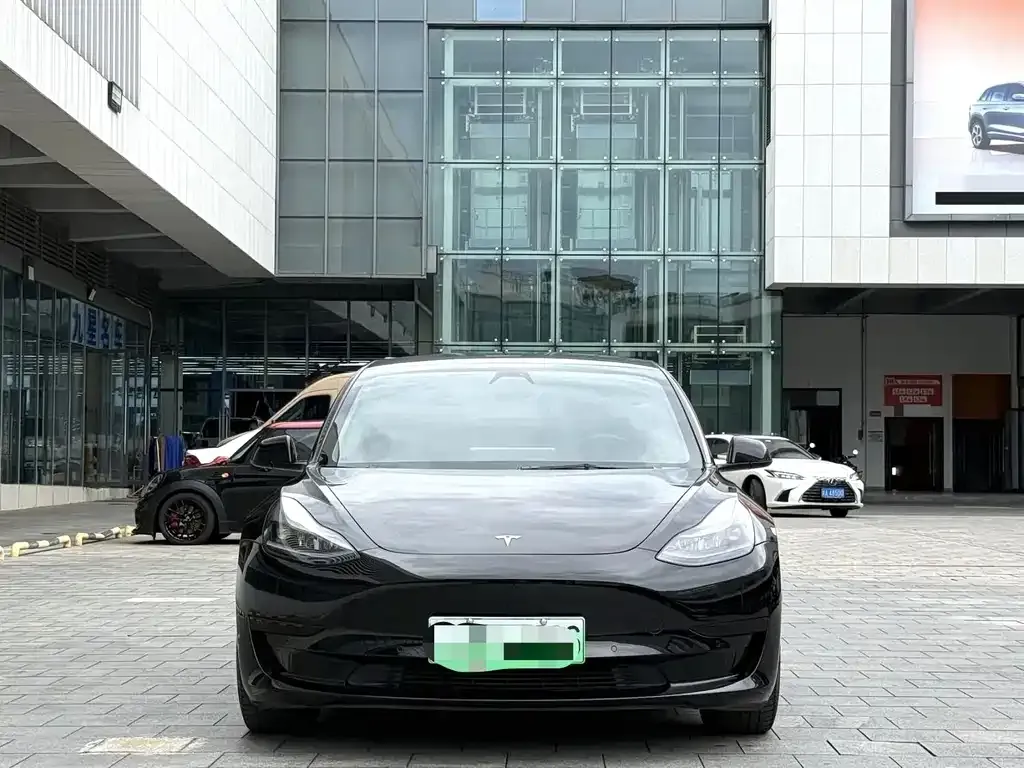 Tesla Model 3 — фото 5