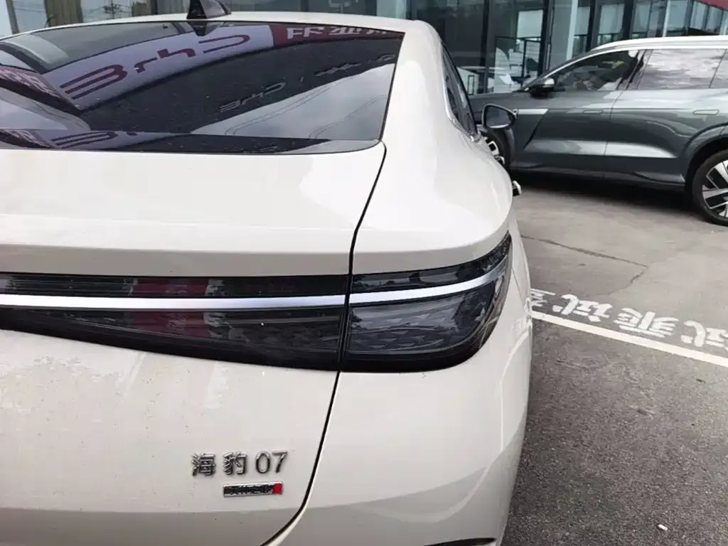BYD Seal 07 DM-i — фото 2