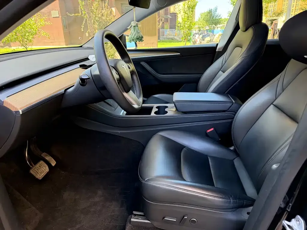 Tesla Model Y — фото 4