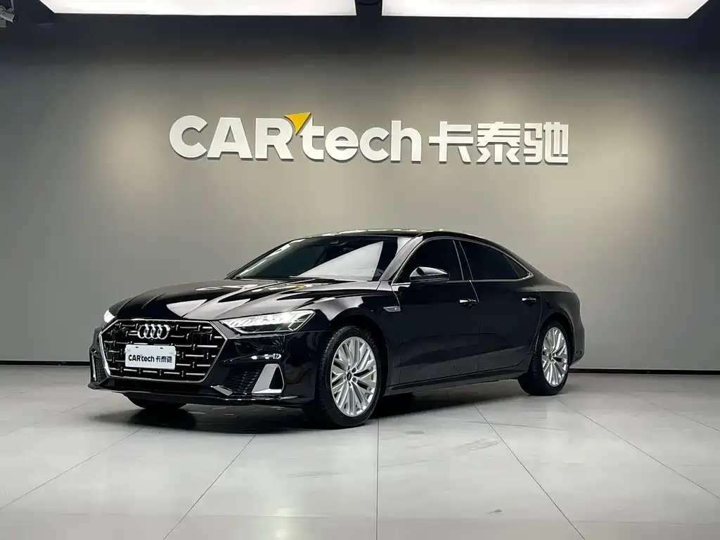 Audi A7L — фото 1
