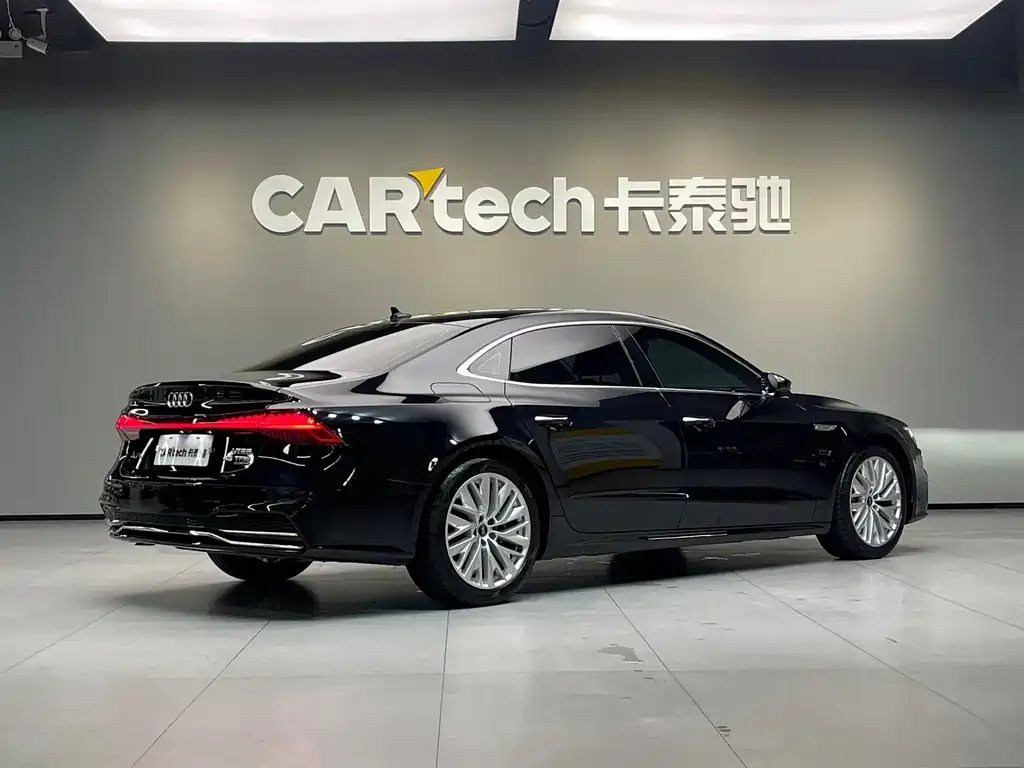 Audi A7L — фото 6