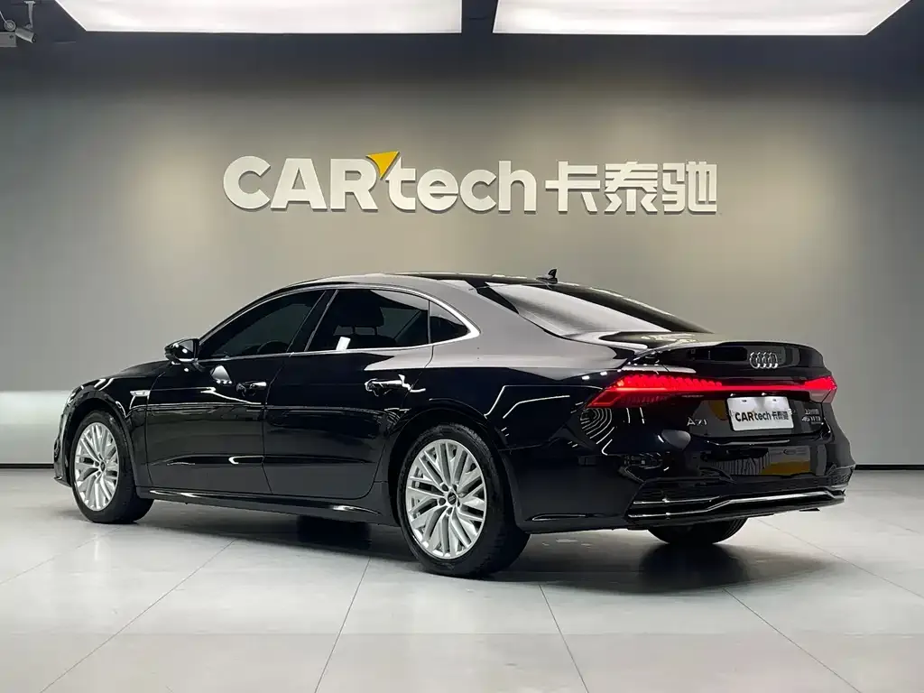 Audi A7L — фото 5