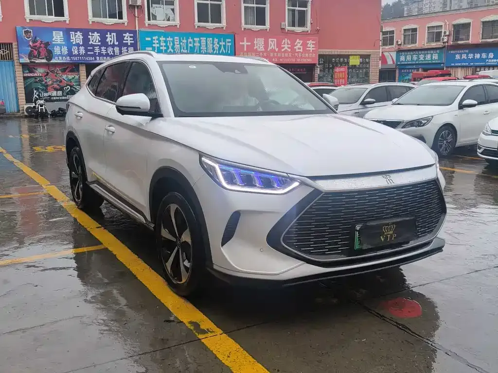 BYD PLUS New Energy — фото 8