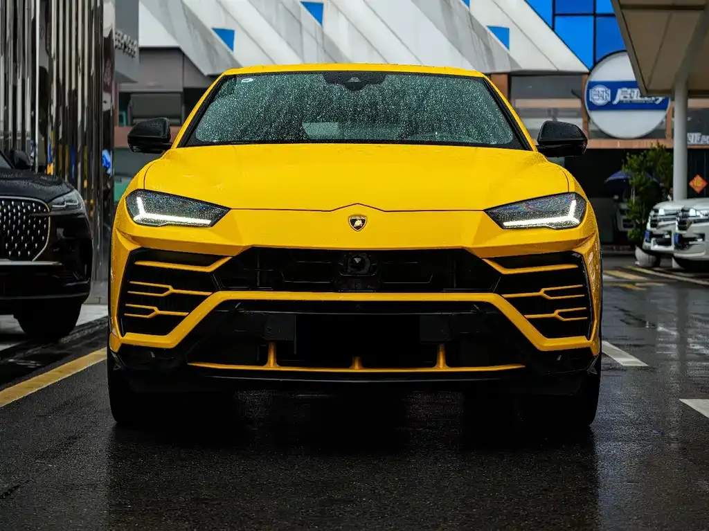 Lamborghini Urus — фото 10