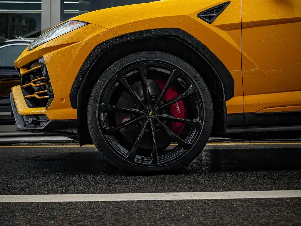 Lamborghini Urus — фото 7
