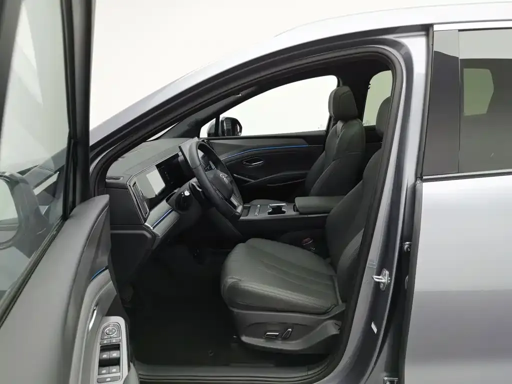 BYD L DM-i — фото 4