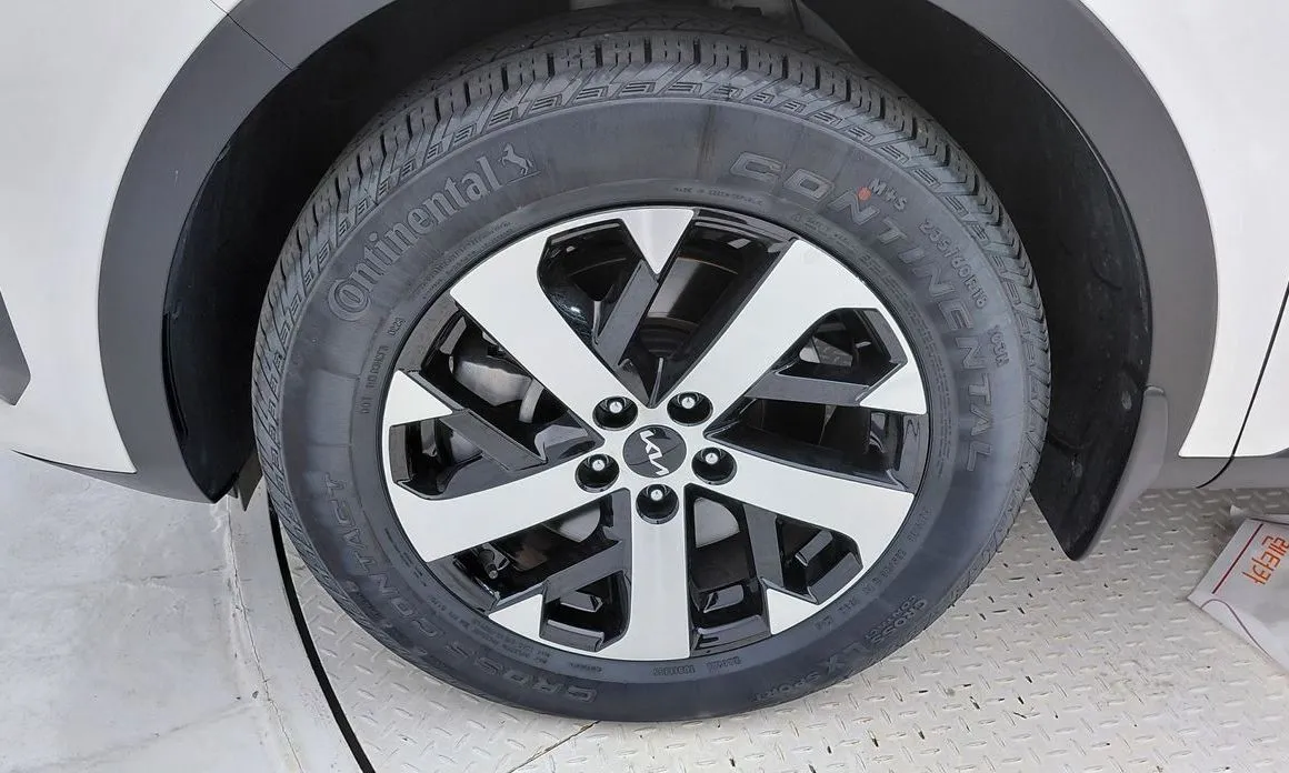 Kia Sorento — фото 10