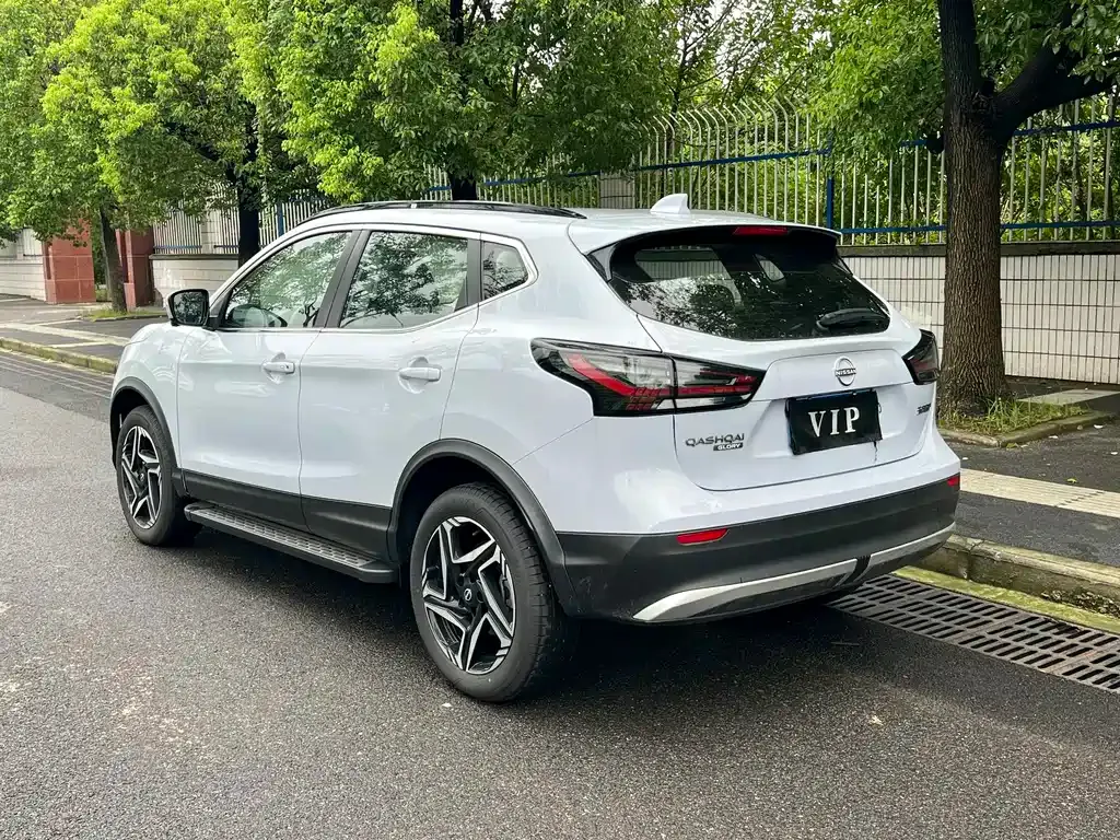 Nissan Qashqai — фото 9